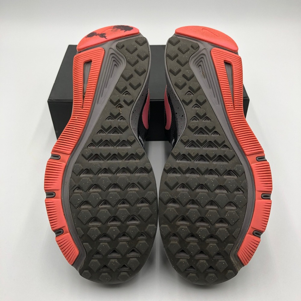 Nike Women's Black and Pink Running Shoes - Picture 10 of 10
